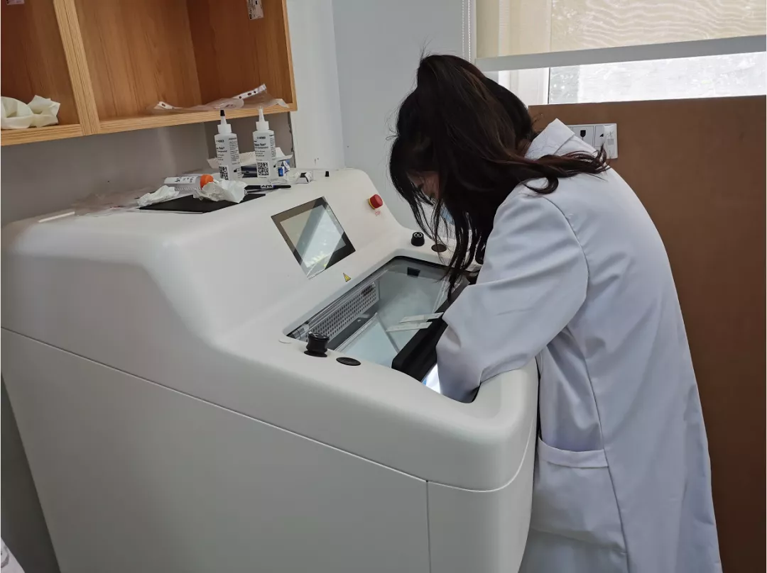 医学院切片现场3